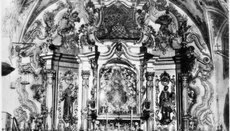 Retablo – Camarin del siglo XVIII de la Virgen del Rocío.