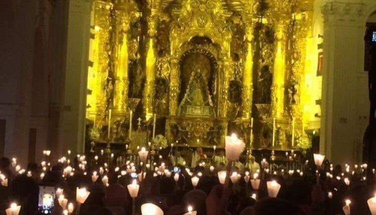 Fiesta de la Luz – La Candelaria, Presentación de los niños a la Virgen del Rocío 2023 – Misa y Presentación en Directo
